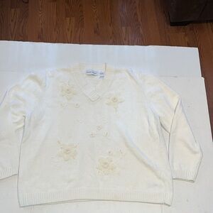 Alfred Dunner-XL-white-Embroidered cream floral beaded, V-neck, ribbed, sweater.